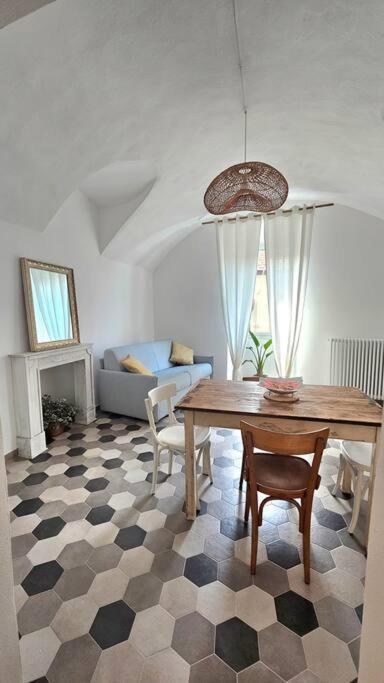 Car.Lo. Casa Vacanze Dolceacqua Extérieur photo