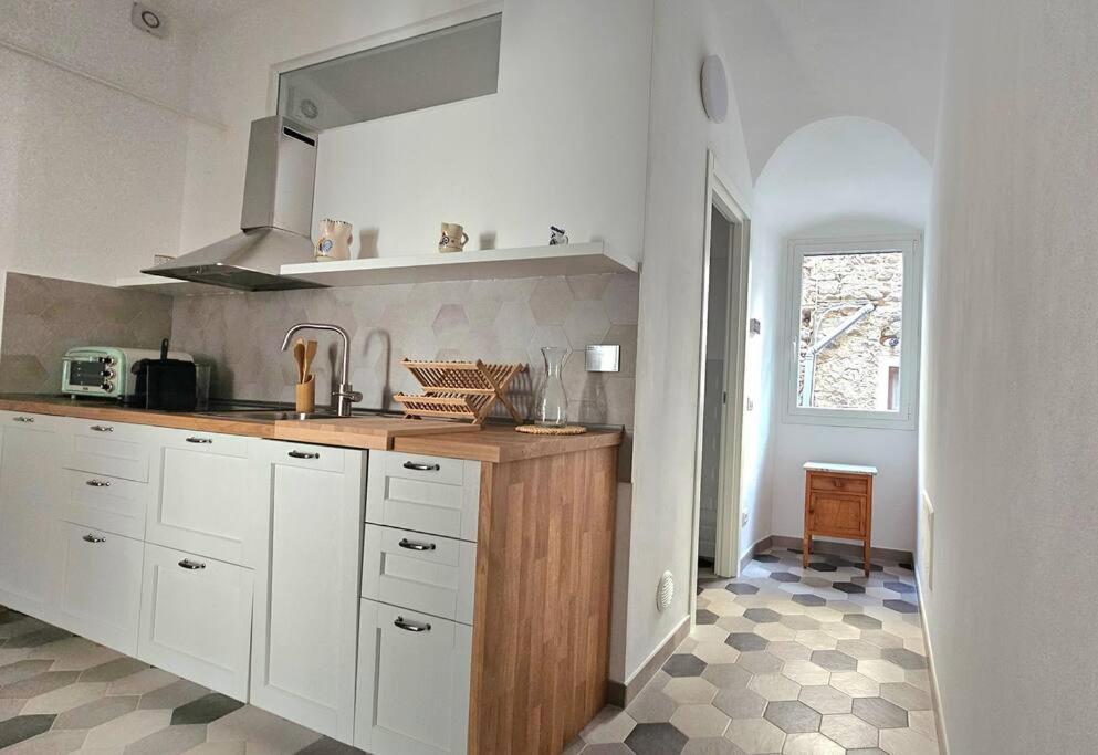 Car.Lo. Casa Vacanze Dolceacqua Extérieur photo