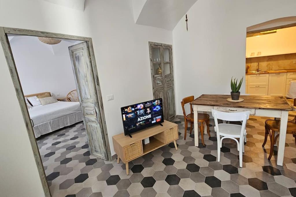 Car.Lo. Casa Vacanze Dolceacqua Extérieur photo